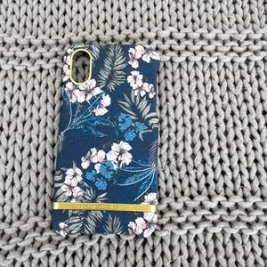 Richmond & Finch floral iphone X case